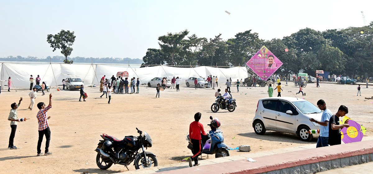 Kites Festival at Parade Grounds   - Sakshi10