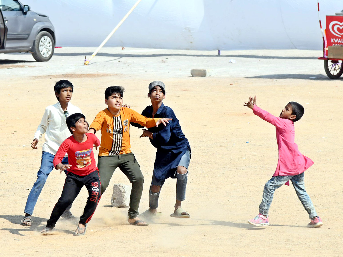 Kites Festival at Parade Grounds   - Sakshi18