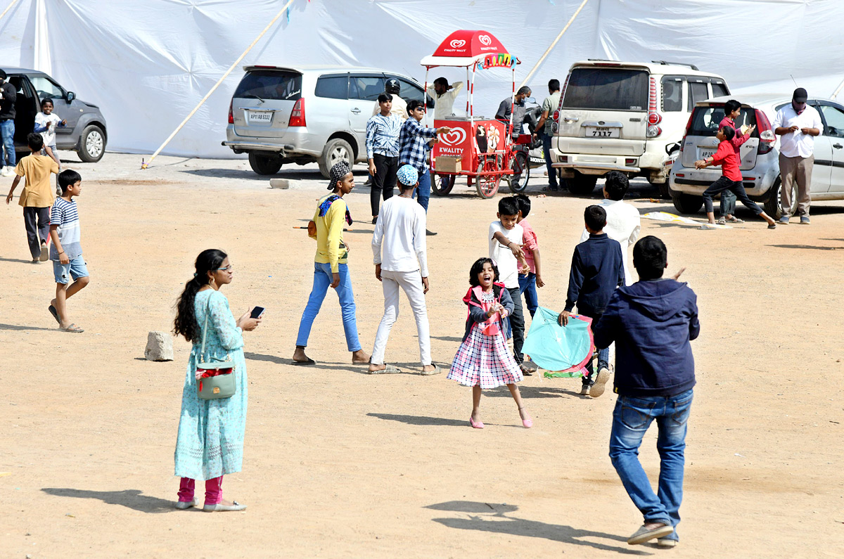 Kites Festival at Parade Grounds   - Sakshi4