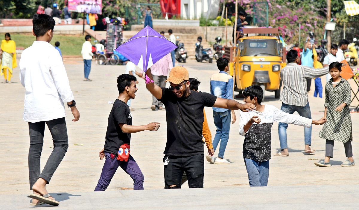 Kites Festival at Parade Grounds   - Sakshi6