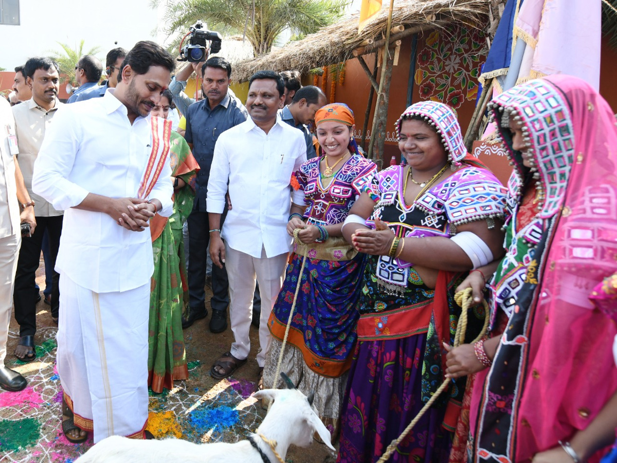 CM YS Jagan Sankranti Celebrations At Tadepalli Camp Office  - Sakshi26