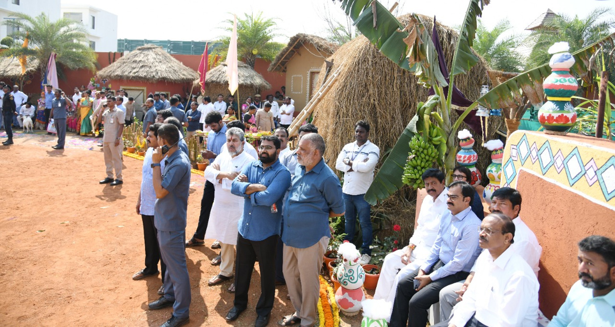 CM YS Jagan Sankranti Celebrations At Tadepalli Camp Office  - Sakshi34