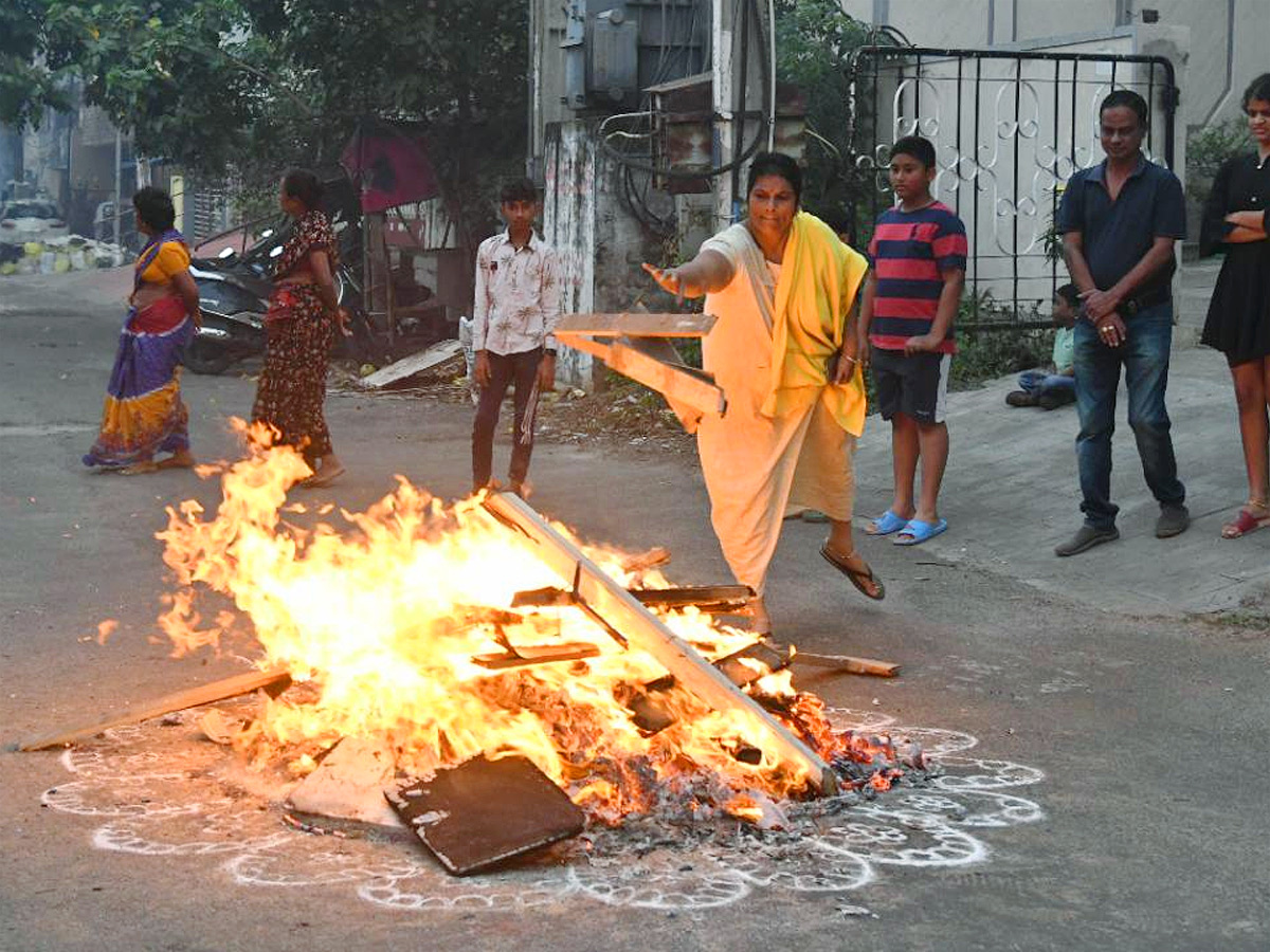 Bhogi Celebrations in vishakapatnam Photos - Sakshi15