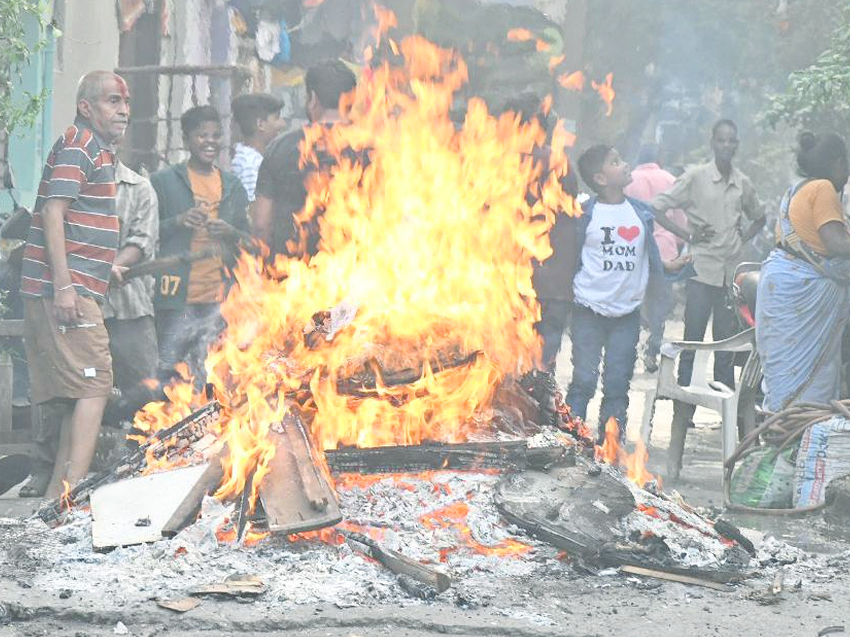 Bhogi Celebrations in vishakapatnam Photos - Sakshi7