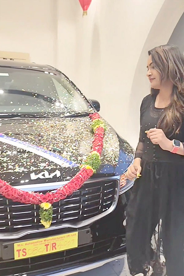 Bigg boss telugu fame himaja buys luxury car on sankranthi PHotos - Sakshi12