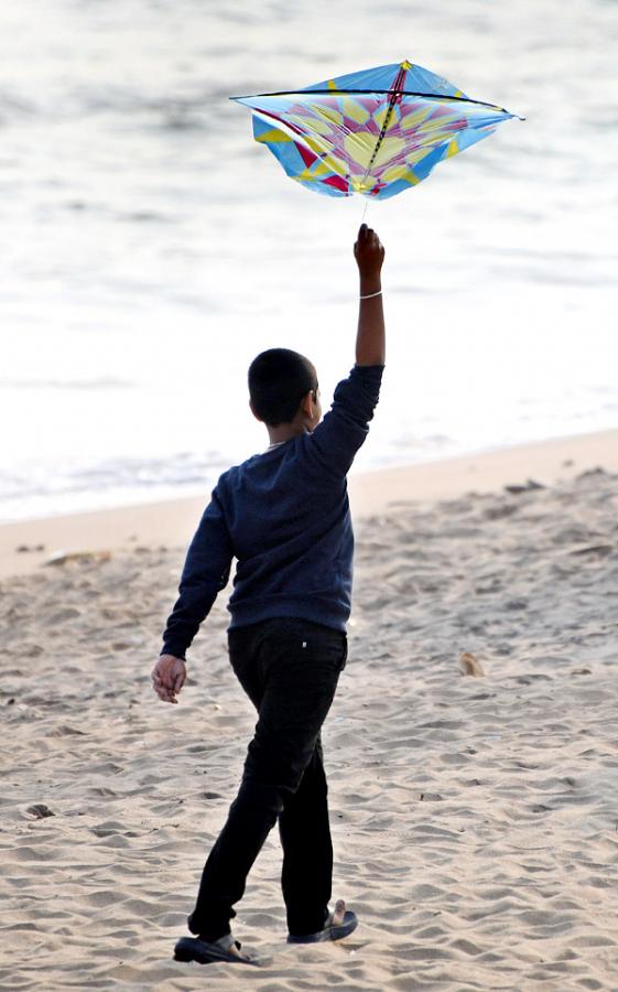 Sankranti : Kite Feastival Attracts People At Vizag Beach Road - Sakshi3