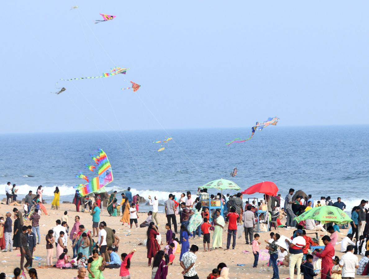 Sankranti : Kite Feastival Attracts People At Vizag Beach Road - Sakshi14