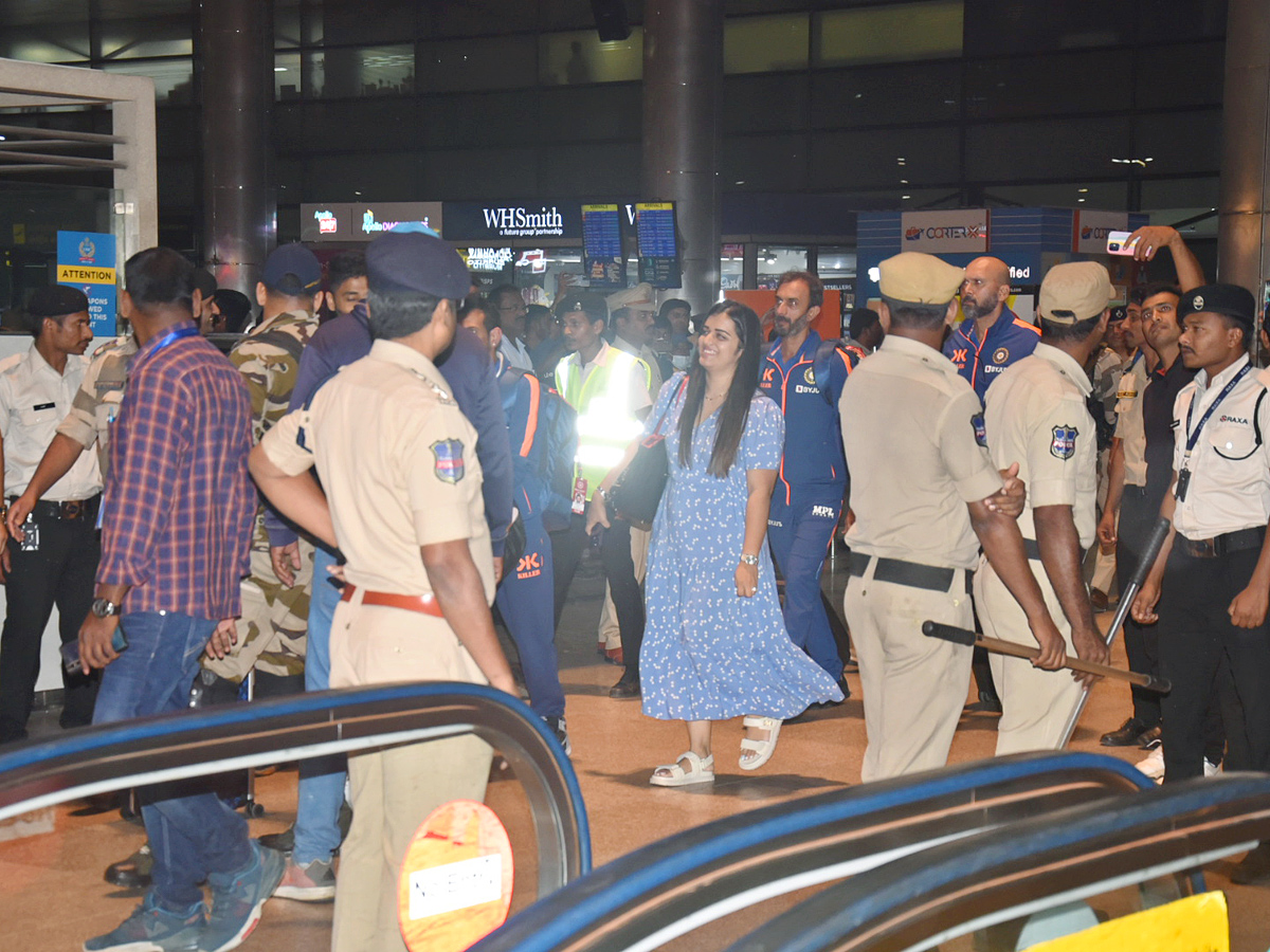 Indian Cricketers Reached to Hyderabad at Rajiv Gandhi International Airport Photos - Sakshi12