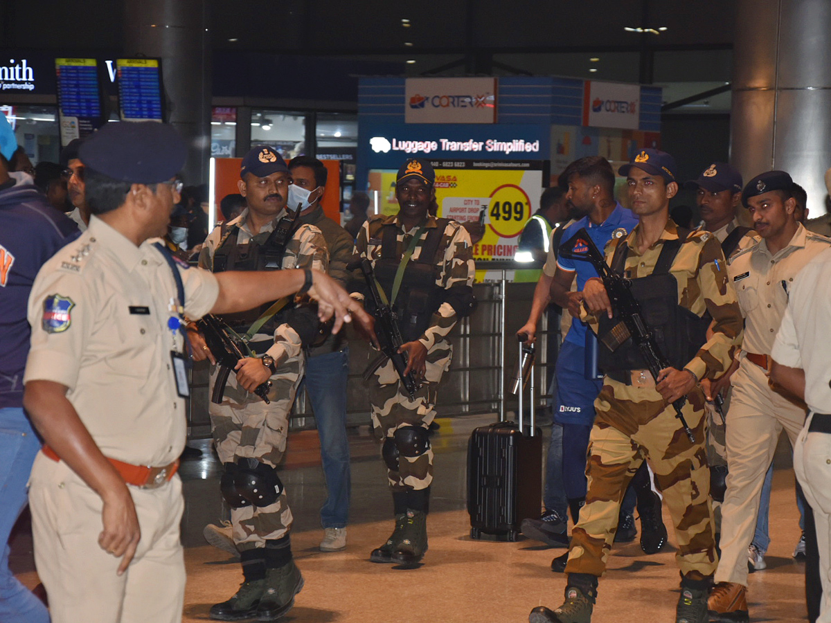 Indian Cricketers Reached to Hyderabad at Rajiv Gandhi International Airport Photos - Sakshi15