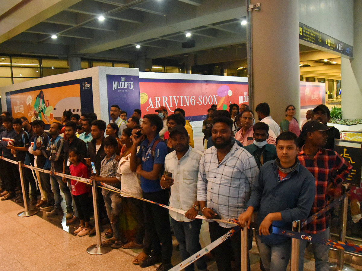 Indian Cricketers Reached to Hyderabad at Rajiv Gandhi International Airport Photos - Sakshi17