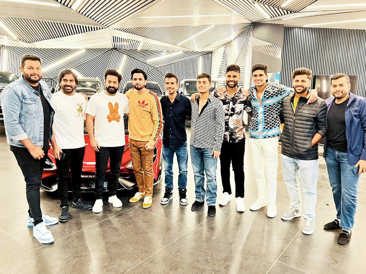 Jr NTR meets team India cricketers Photos - Sakshi2