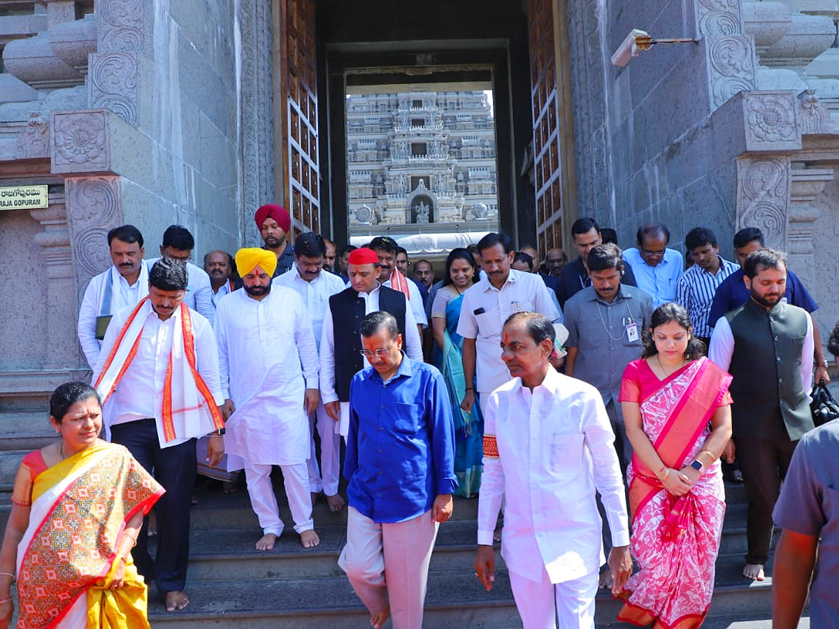 CM KCR Along With Three state CMs Visit Yadadri Sri lakshmi Narasimha Swamy Temple Photos - Sakshi18