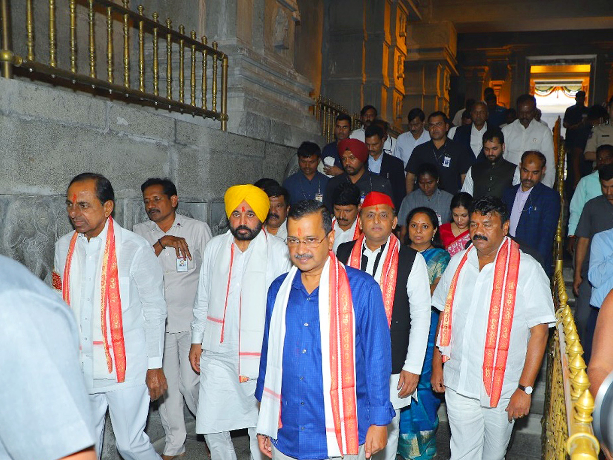 CM KCR Along With Three state CMs Visit Yadadri Sri lakshmi Narasimha Swamy Temple Photos - Sakshi21