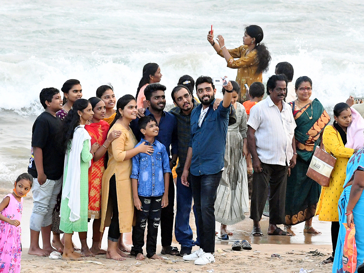 Visakhapatnam RK Beach Photos - Sakshi1