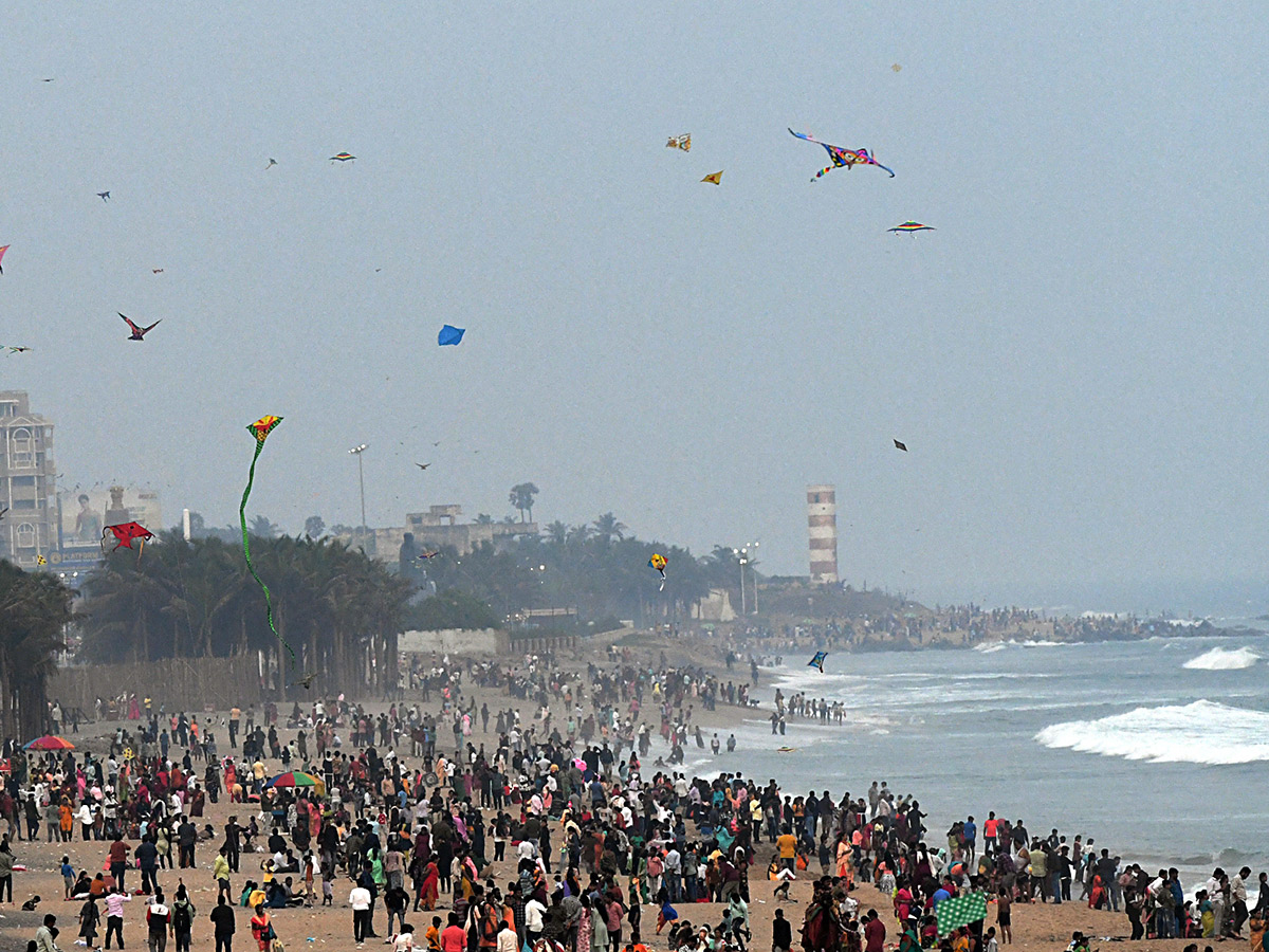 Visakhapatnam RK Beach Photos - Sakshi4