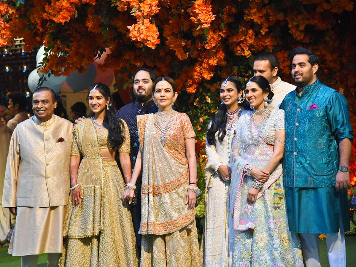 Anant Ambani And Radhika Merchant Gets Engaged At Antilia In Mumbai PHotos - Sakshi6