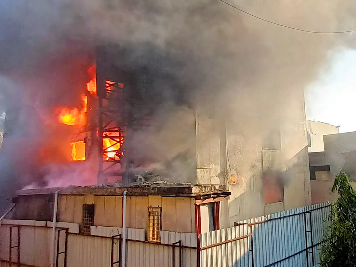 Massive Fire Accident in Secunderabad Photos - Sakshi5