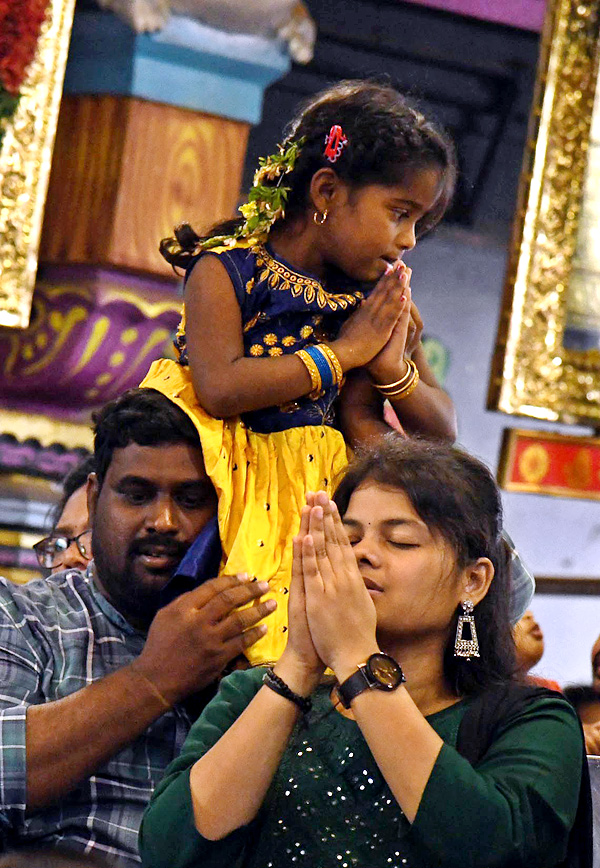 Devotees huge rush at Indrakeeladri Durga Devi Temple  - Sakshi20