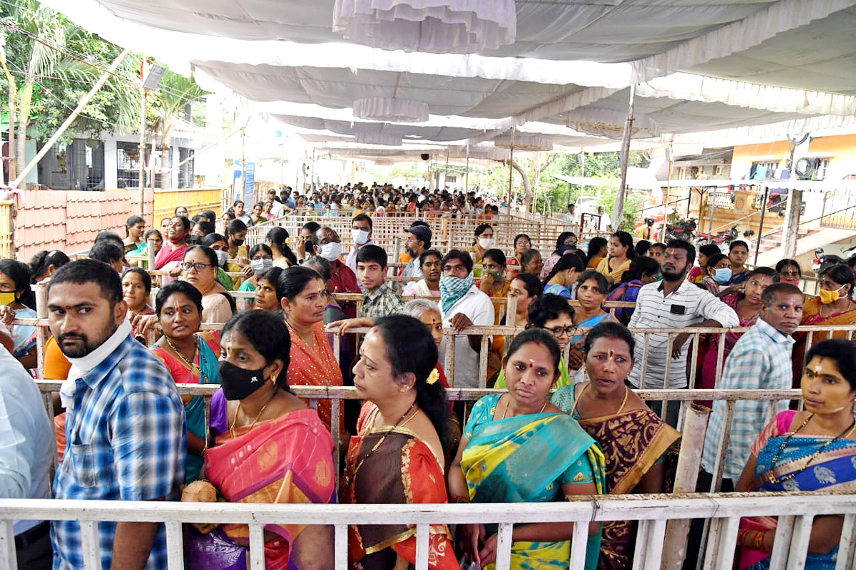 Vaikunta Ekadashi Celebrations In Visakhapatnam - Sakshi18