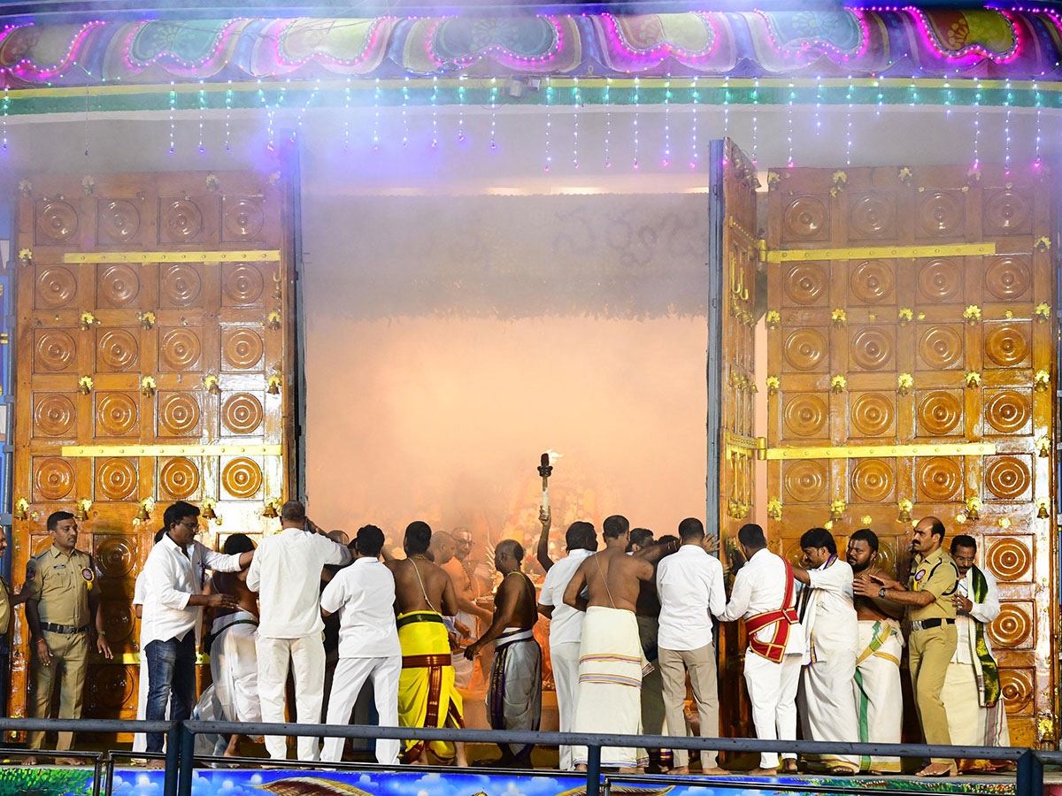 Vaikunta Ekadasi 2023 Celebrations at Bhadrachalam - Sakshi19