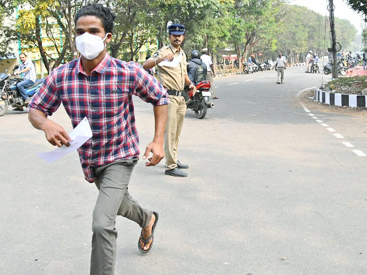 AP Constable Preliminary Exam January 22nd Photos - Sakshi4