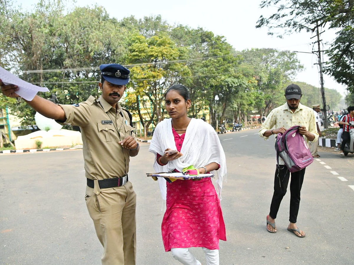 AP Constable Preliminary Exam January 22nd Photos - Sakshi7