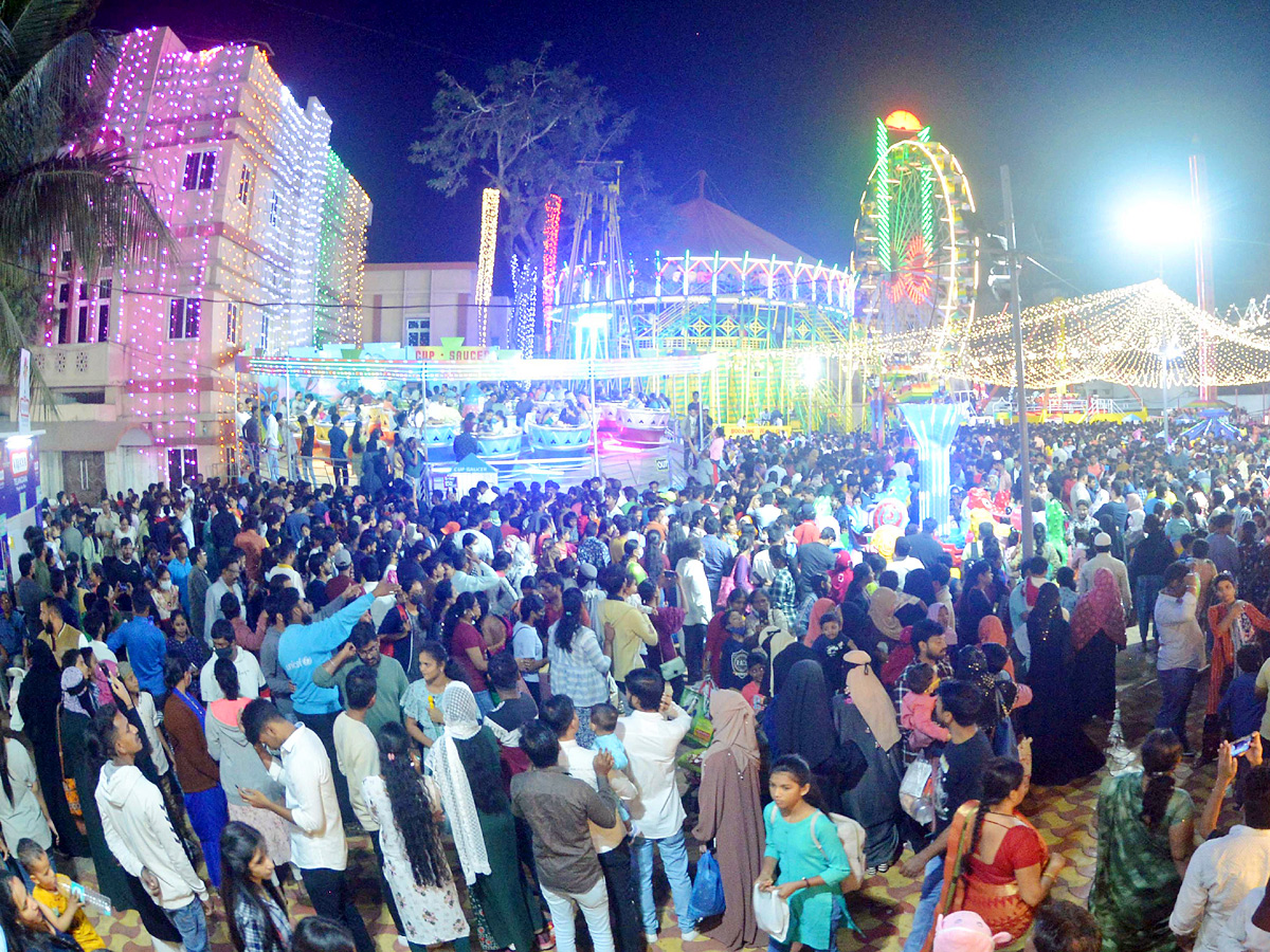 Nampally Exhibition Drawing Heavy Crowd Photos - Sakshi3