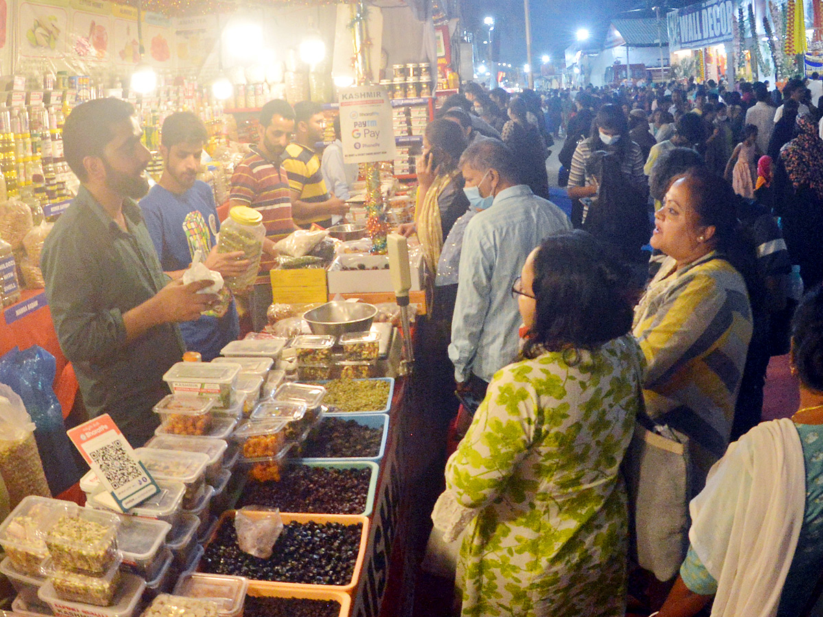 Nampally Exhibition Drawing Heavy Crowd Photos - Sakshi4