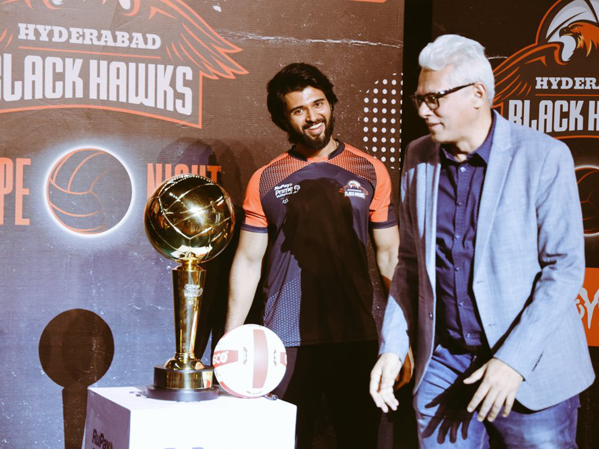 Vijay Deverakonda becomes Co Owner of Hyderabad Black Hawks - Sakshi13