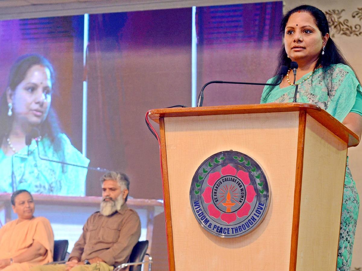 MLC Kavitha Attends Mediasphere Ceremony In St Francis College - Sakshi4