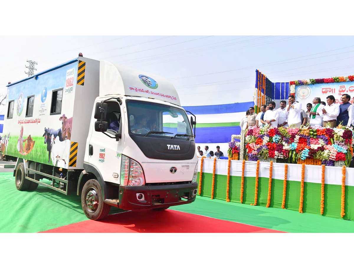 AP CM YS Jagan Flags Off 165 Veterinary Ambulances Photos - Sakshi13