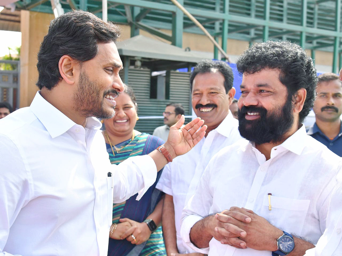 AP CM YS Jagan Flags Off 165 Veterinary Ambulances Photos - Sakshi18