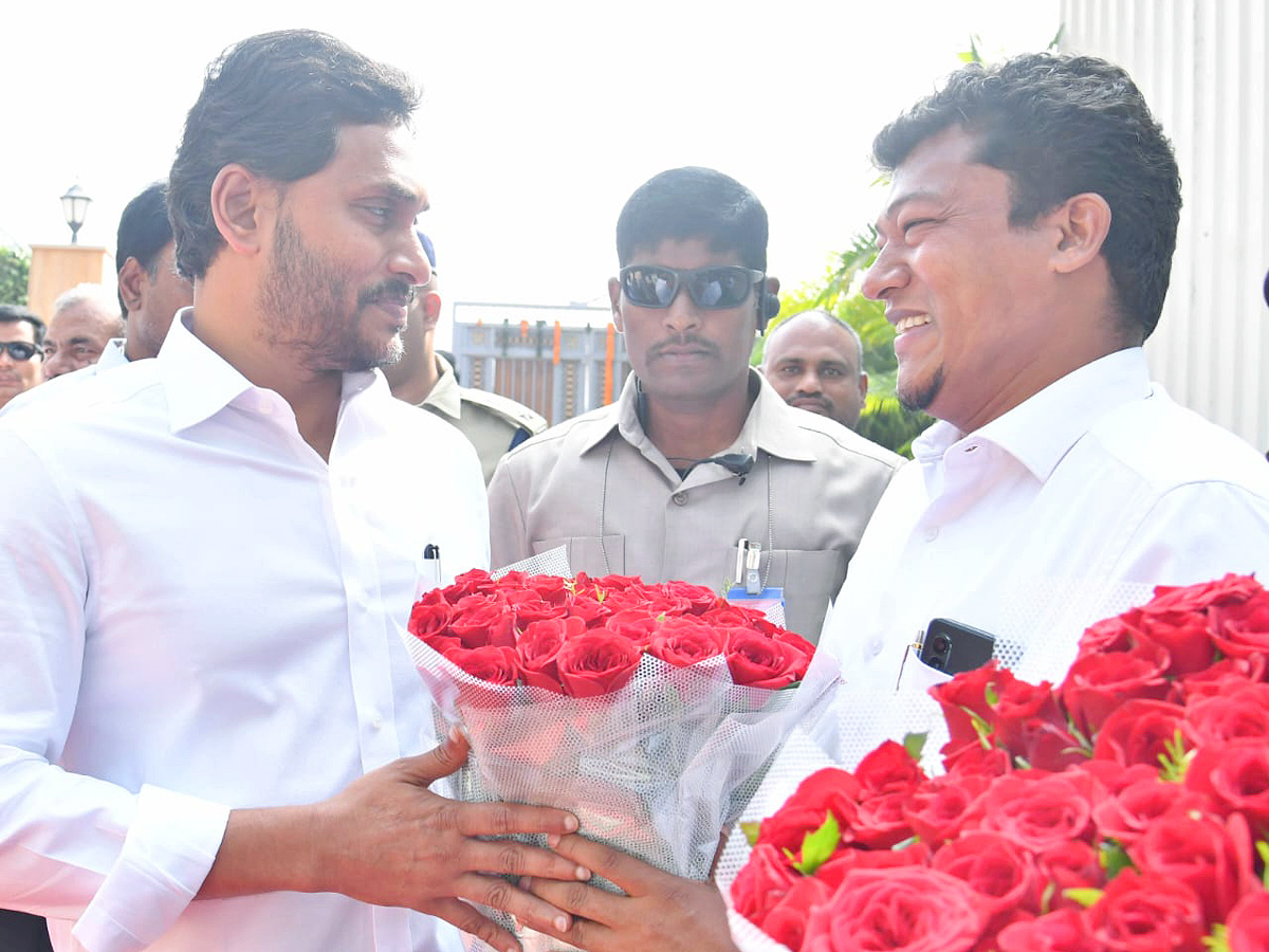 AP CM YS Jagan Flags Off 165 Veterinary Ambulances Photos - Sakshi21