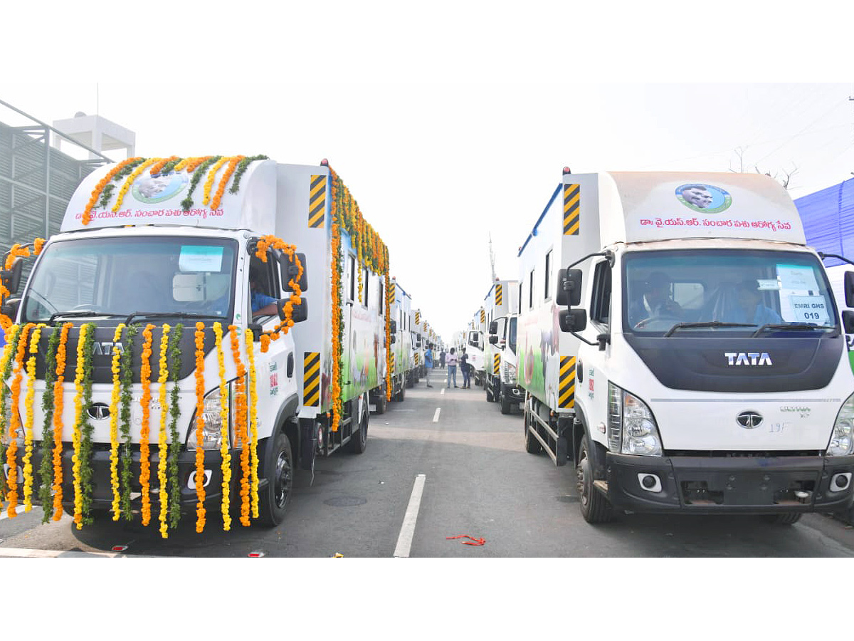 AP CM YS Jagan Flags Off 165 Veterinary Ambulances Photos - Sakshi8