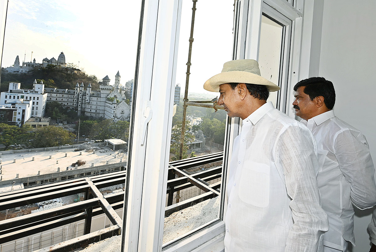 CM KCR Visits New Sachivalayam in Hyderabad Photos - Sakshi6