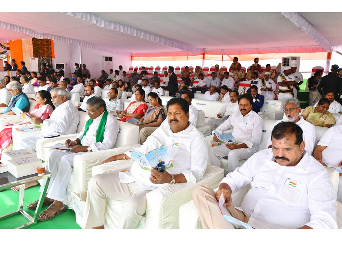 74th Republic day Celebrations At Indira Gandhi Stadium Vijayawada PHotos - Sakshi15