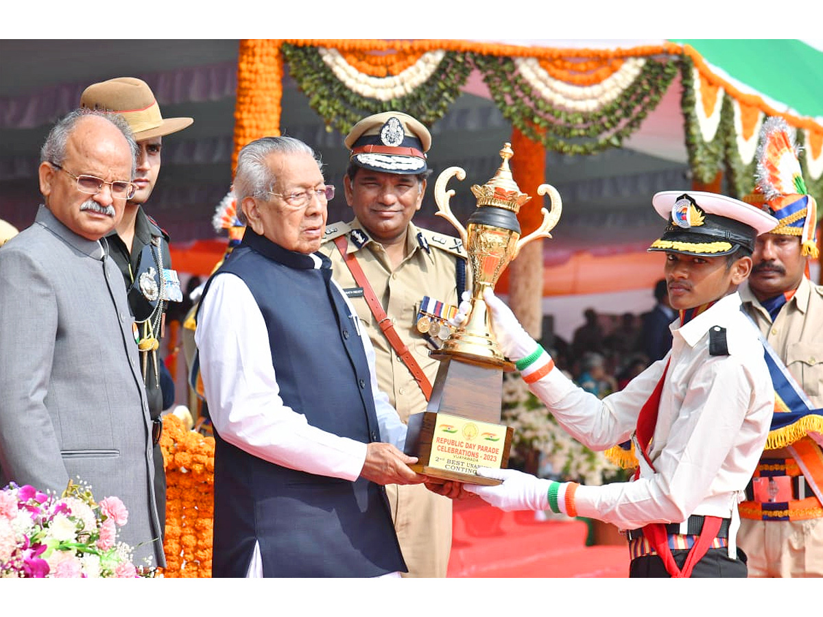 74th Republic day Celebrations At Indira Gandhi Stadium Vijayawada PHotos - Sakshi7