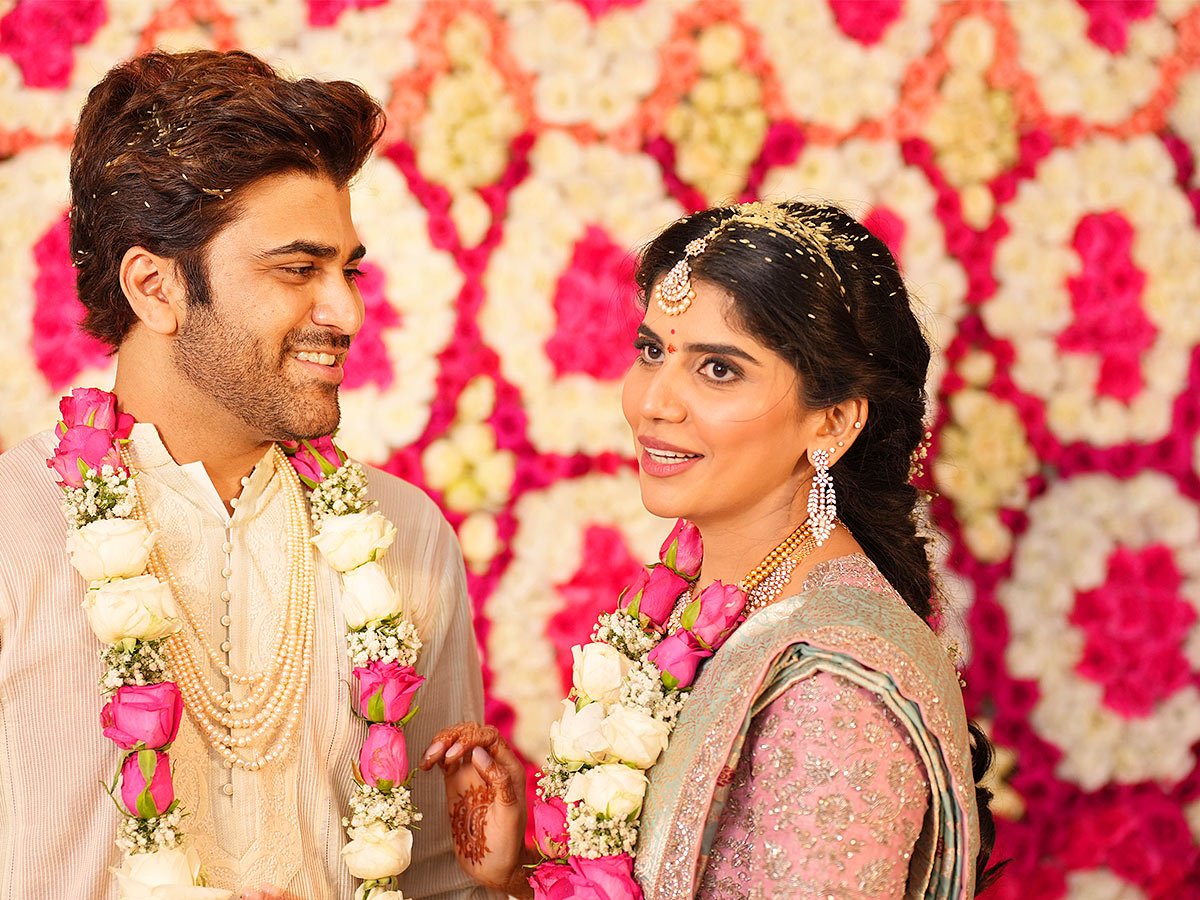 Tollywood Hero Sharwanand Engagement Photos - Sakshi37