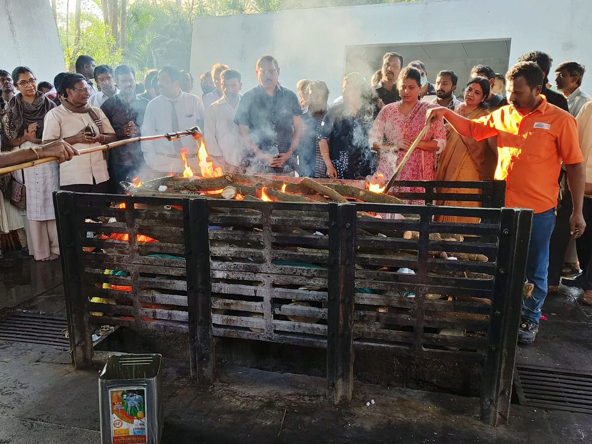 Senior Actress Jamuna Funeral Photos - Sakshi1