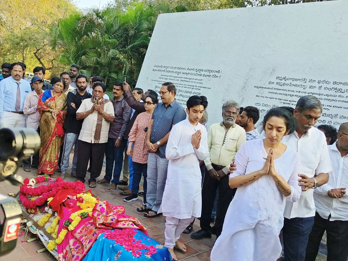 Senior Actress Jamuna Funeral Photos - Sakshi9