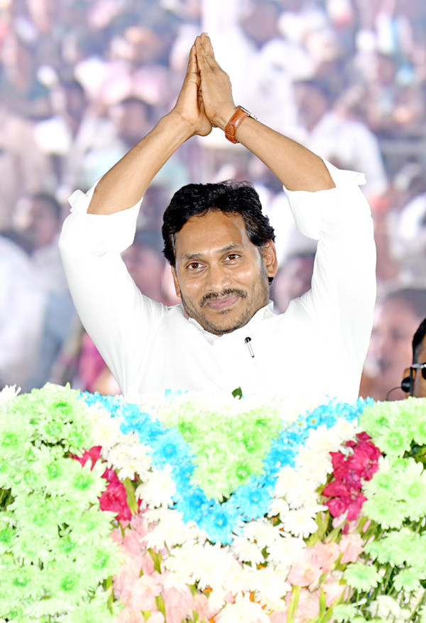 CM YS Jagan Releases Jagananna Chedodu Scheme Funds - Sakshi27