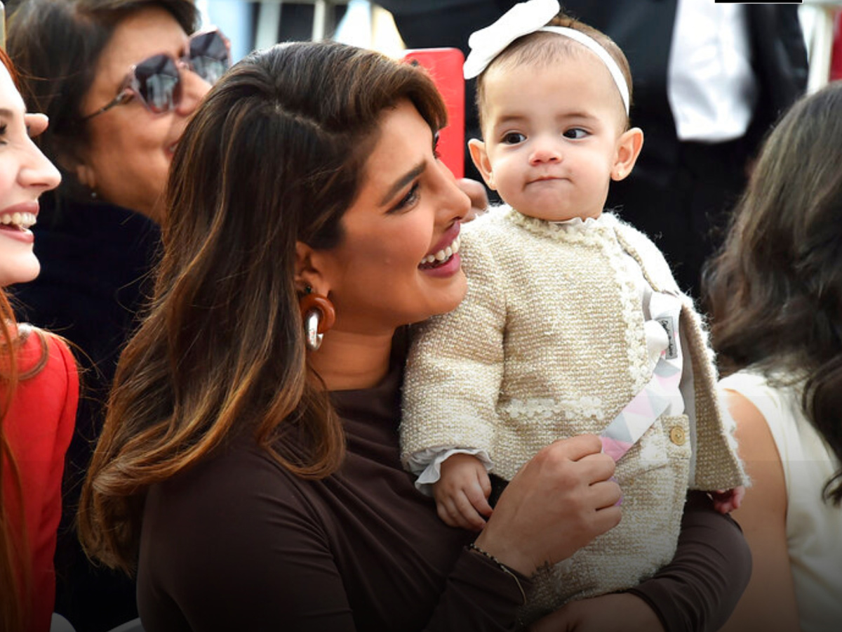 Priyanka Chopra And Daughter Malti Marie Photos  - Sakshi10