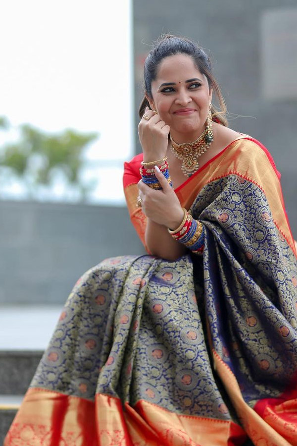 Anchor Anasuya Visits Srikalahasti Temple PHotos - Sakshi7