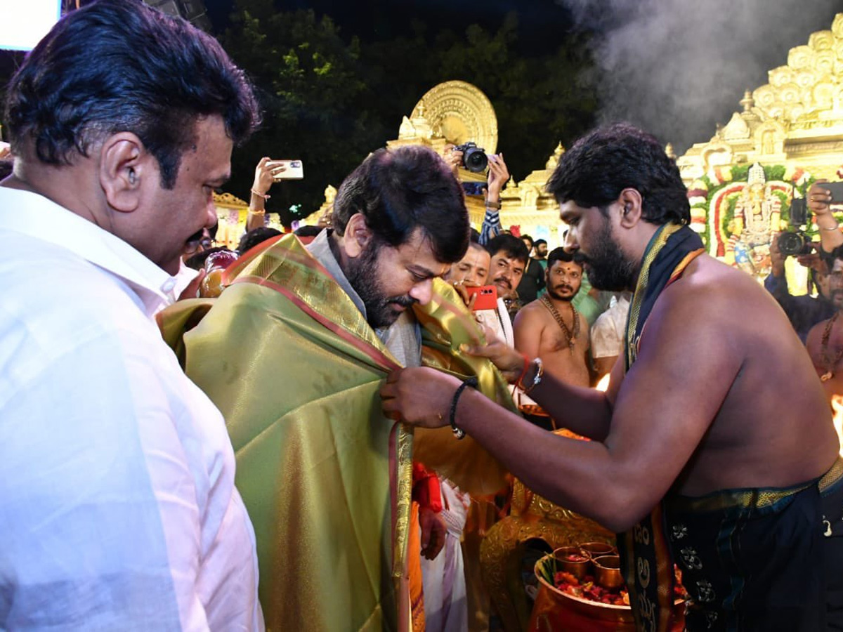 Chiranjeevi attends Talasani Srinivas Yadav Ayyappa Swamy Maha Padi Pooja - Sakshi14