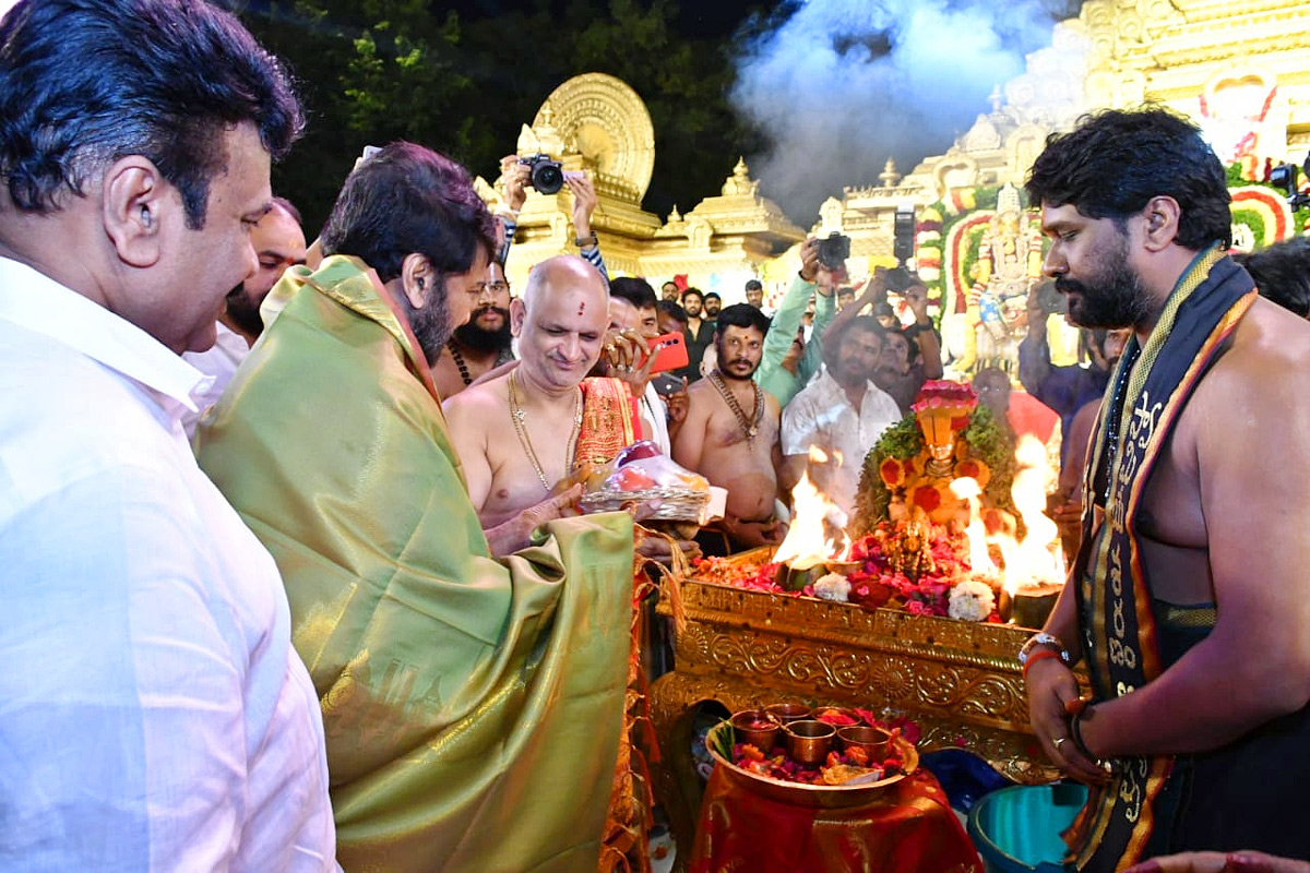 Chiranjeevi attends Talasani Srinivas Yadav Ayyappa Swamy Maha Padi Pooja - Sakshi5