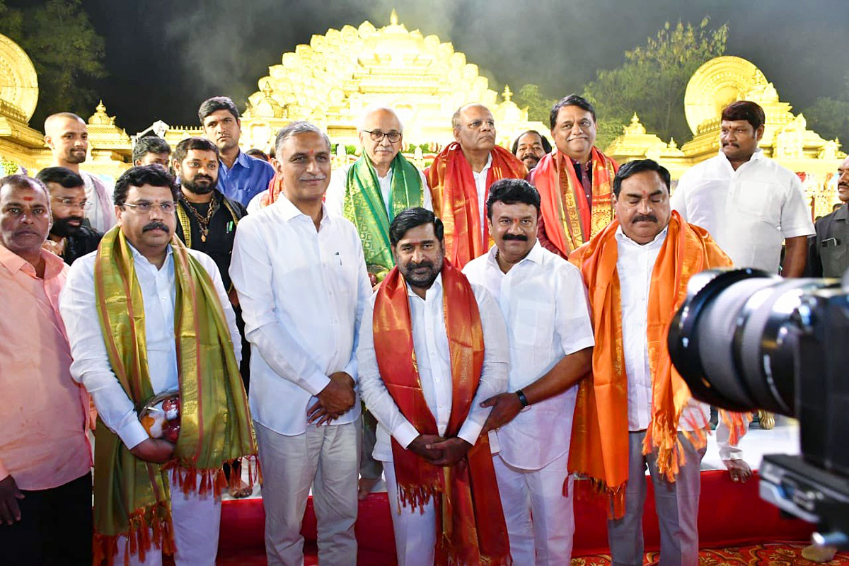 Chiranjeevi attends Talasani Srinivas Yadav Ayyappa Swamy Maha Padi Pooja - Sakshi9