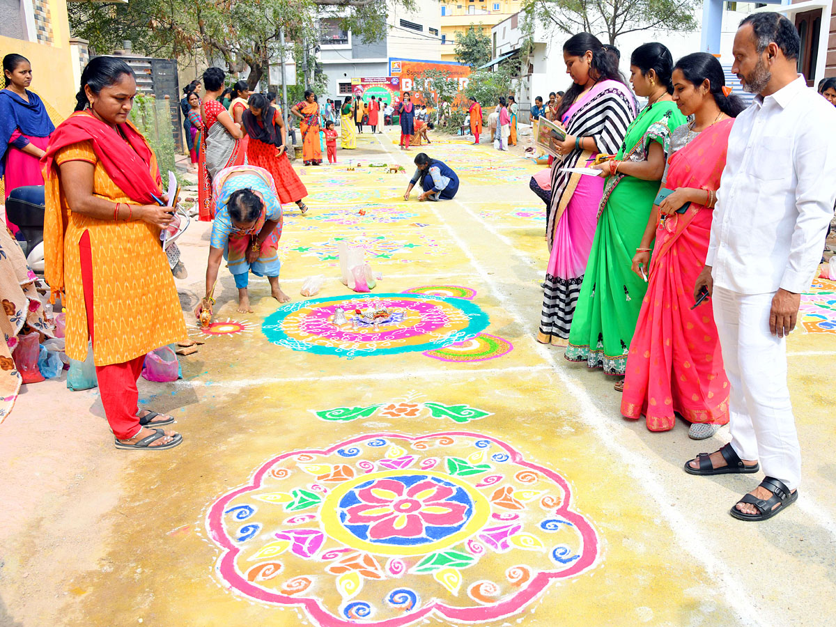 Rangoli Competition At Hyderabad Organised by Sakshi Telugu News Paper Photos - Sakshi27