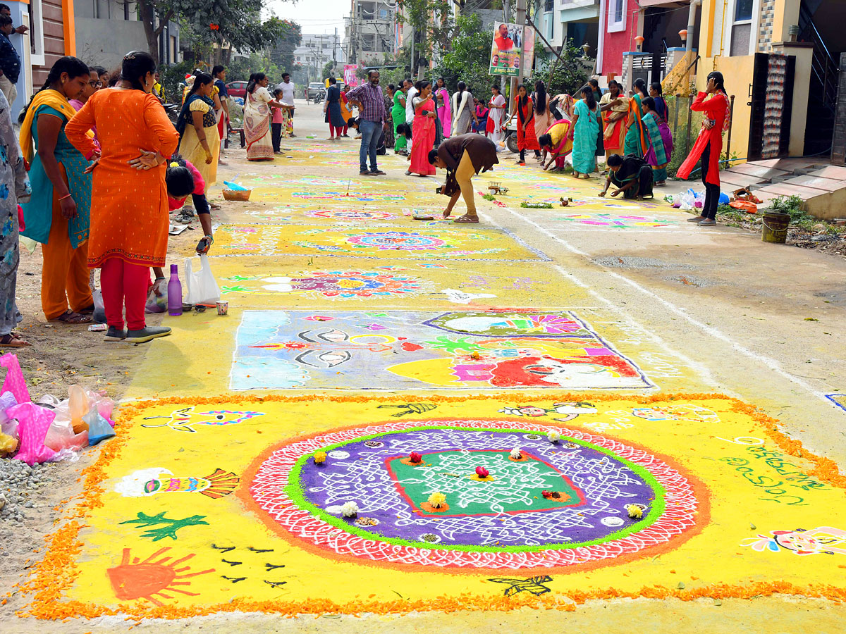 Rangoli Competition At Hyderabad Organised by Sakshi Telugu News Paper Photos - Sakshi28