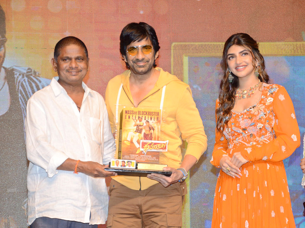 Ravi Teja, Sreeleela Dhamaka 100 CR MASSive Festival Pics - Sakshi15