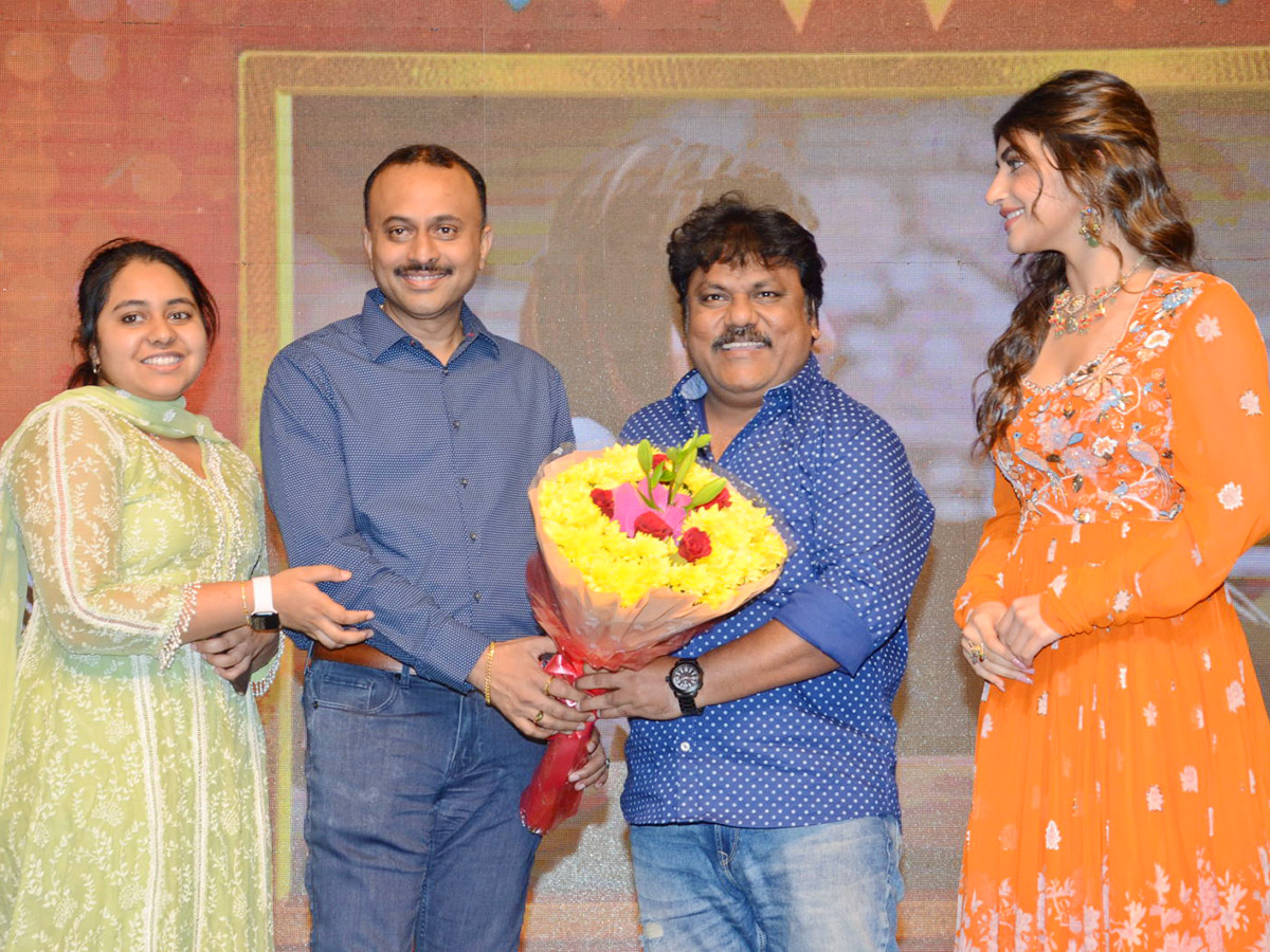 Ravi Teja, Sreeleela Dhamaka 100 CR MASSive Festival Pics - Sakshi31